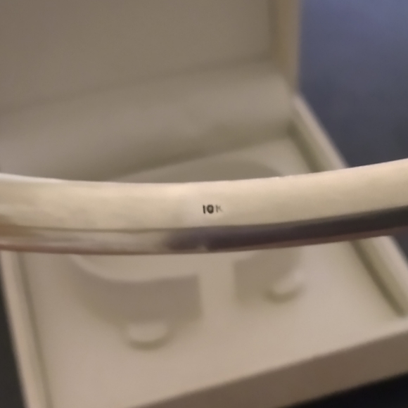 10K Solid gold bangle bracelet - Picture 2 of 6